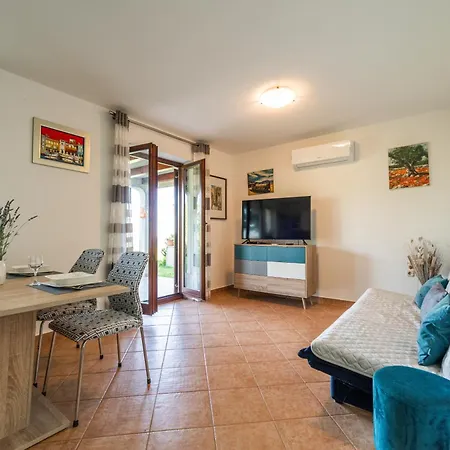 公寓 For Families With Children Presika, - 11656