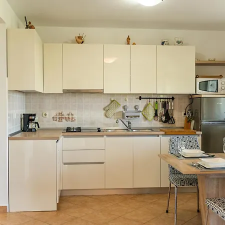 For Families With Children Presika, - 11656 拉宾